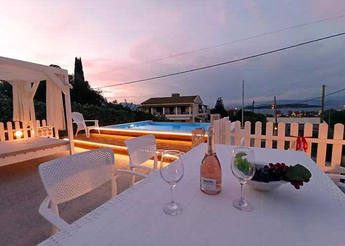 Summer House In Corfu Town *