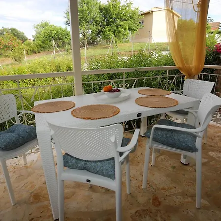 公寓 Summer House In Corfu Town Mantouki