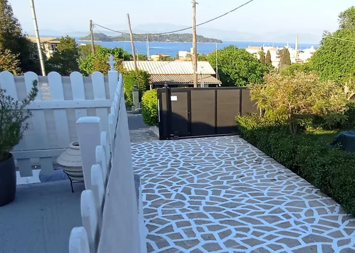 Summer House In Corfu Town Appartement Mantouki